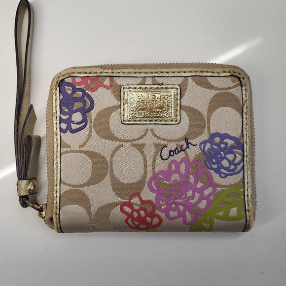 Coach Poppy Wallet - Picture 1 of 6